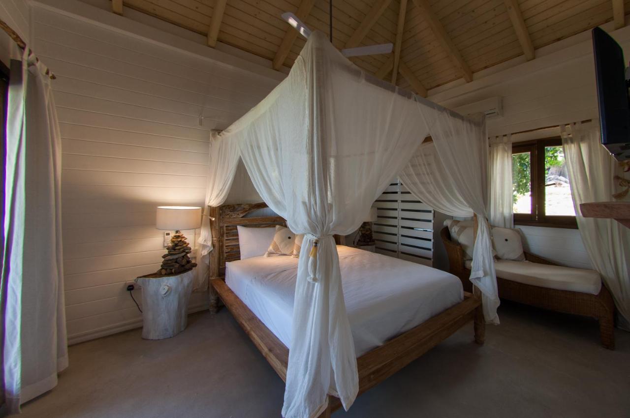 La Pointe Beach Huts Baie Sainte Anne Luaran gambar