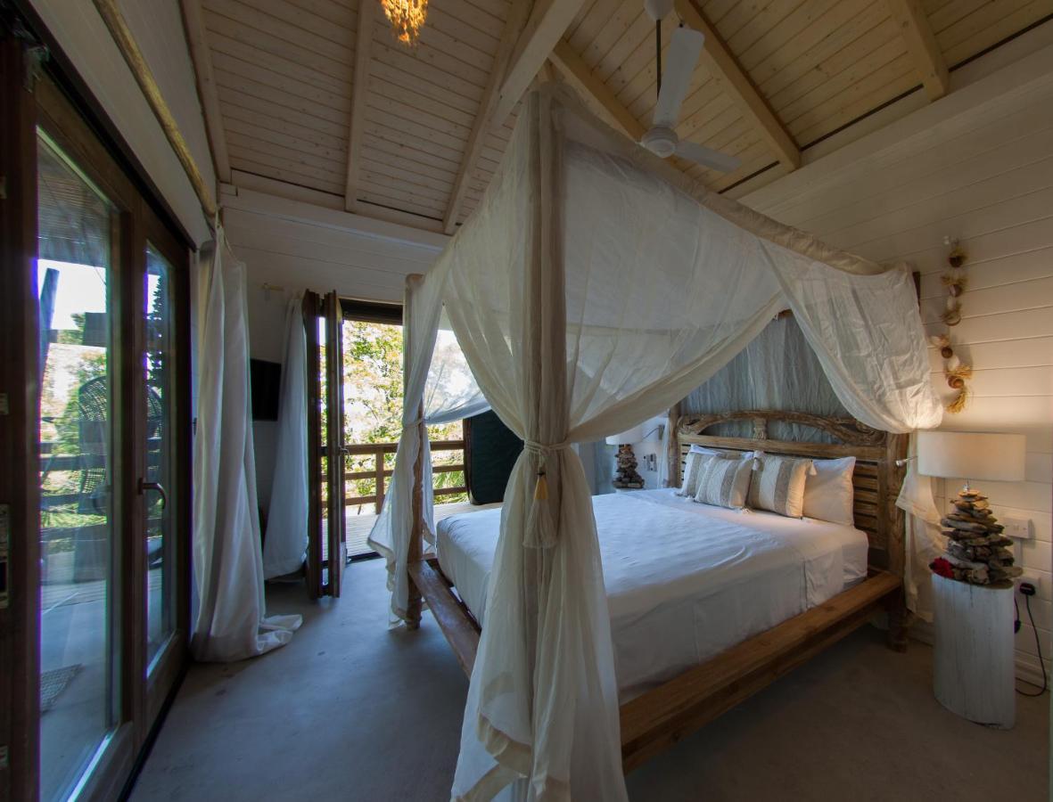 La Pointe Beach Huts Baie Sainte Anne Luaran gambar