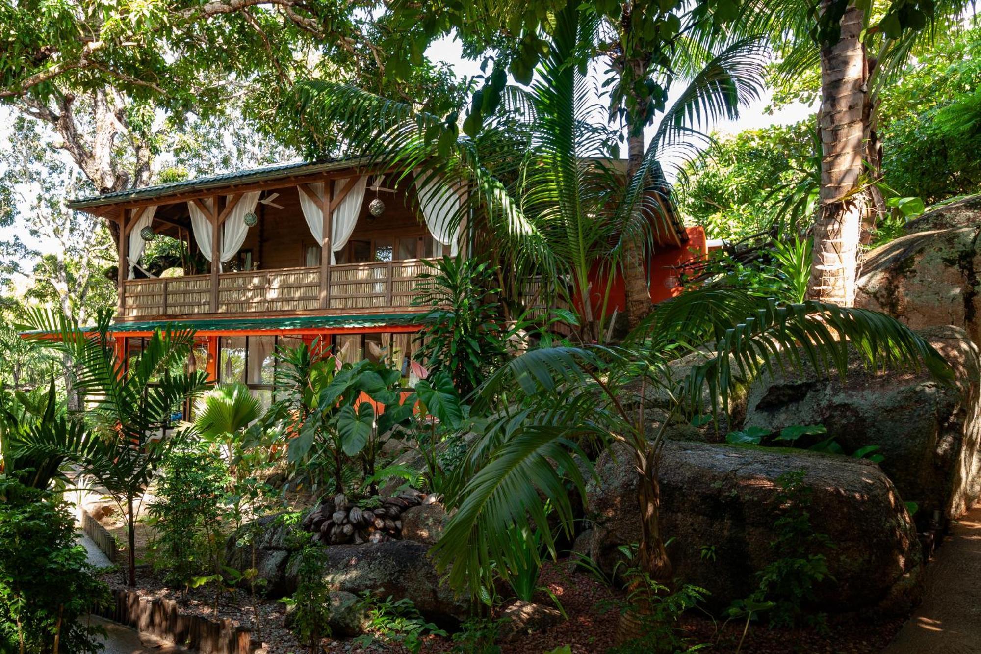 La Pointe Beach Huts Baie Sainte Anne Luaran gambar